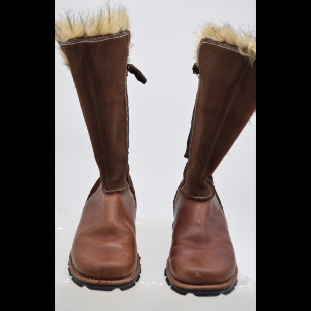 Columbia all leather, all season mid calf women’s boots, size 6.5